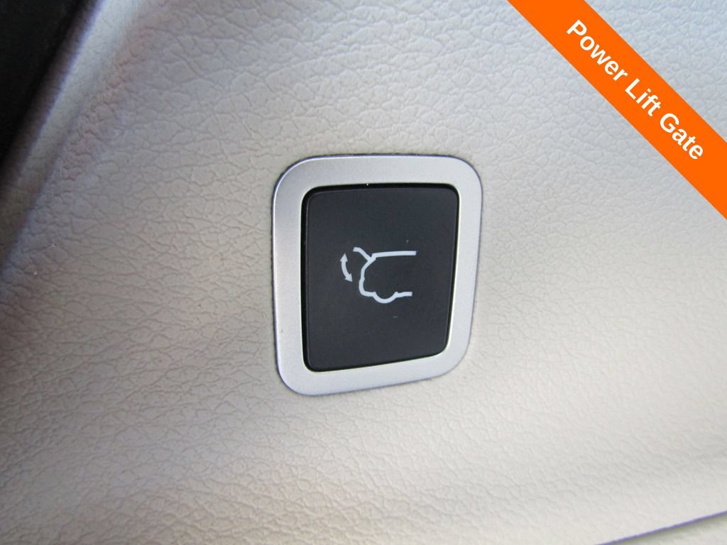 Used 2021 Chrysler Pacifica Touring-L FWD image 20