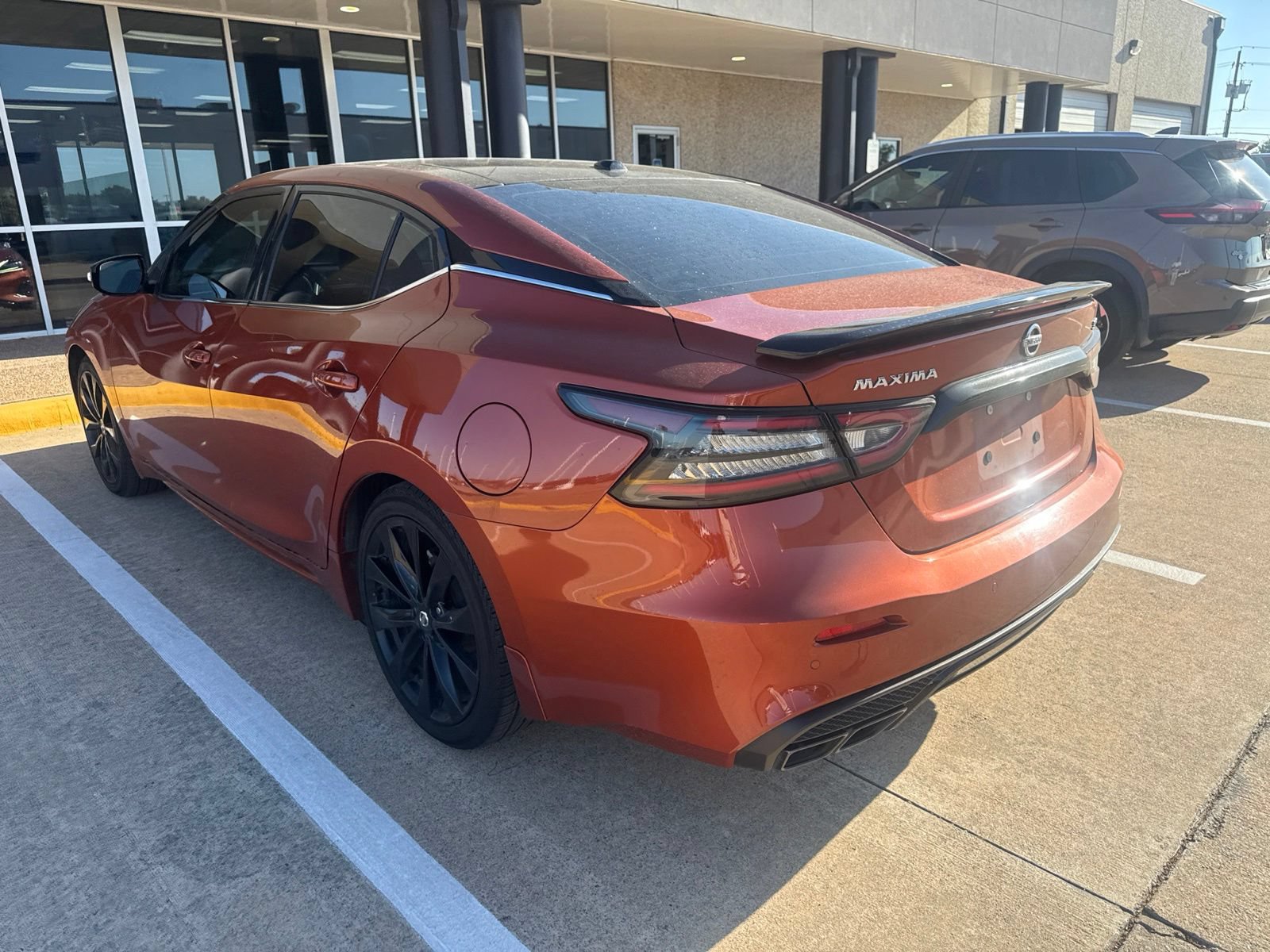 Used 2022 Nissan Maxima SR w/ Sport Mat Group FWD image 5