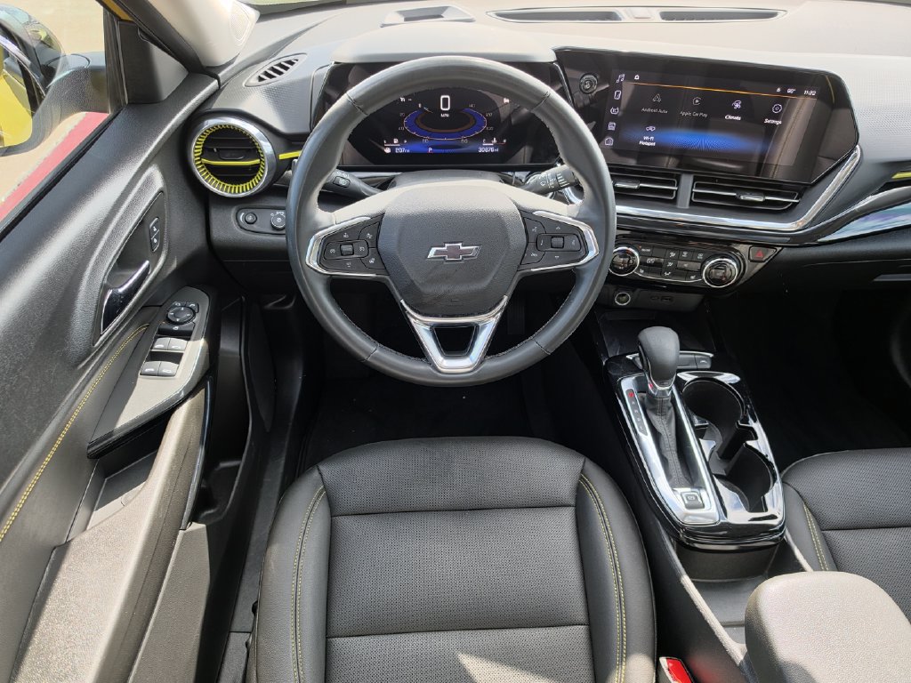Used 2025 Chevrolet Trax ACTIV w/ Sunroof Package FWD image 13