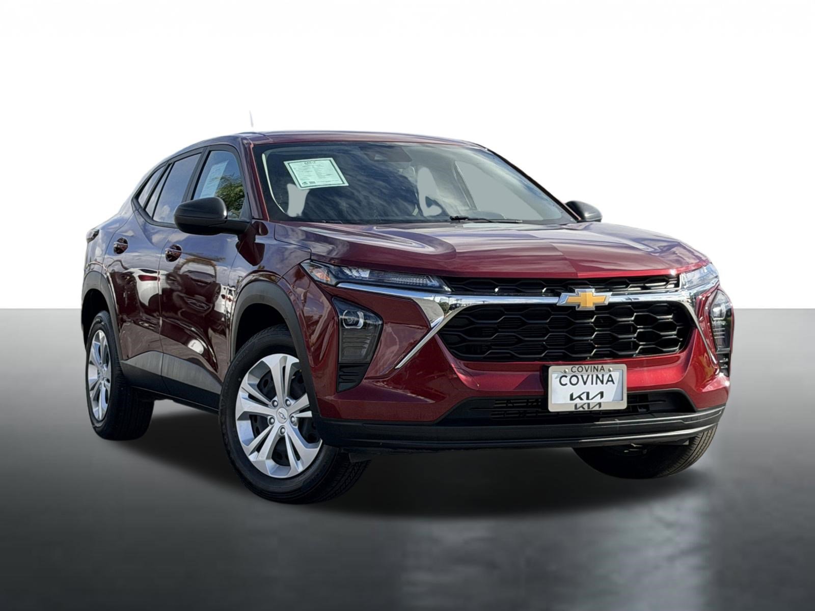 Used 2024 Chevrolet Trax LS image 2