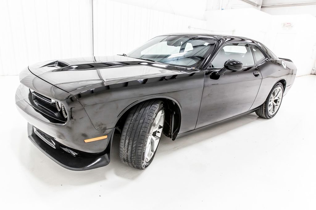 Used 2022 Dodge Challenger GT image 3
