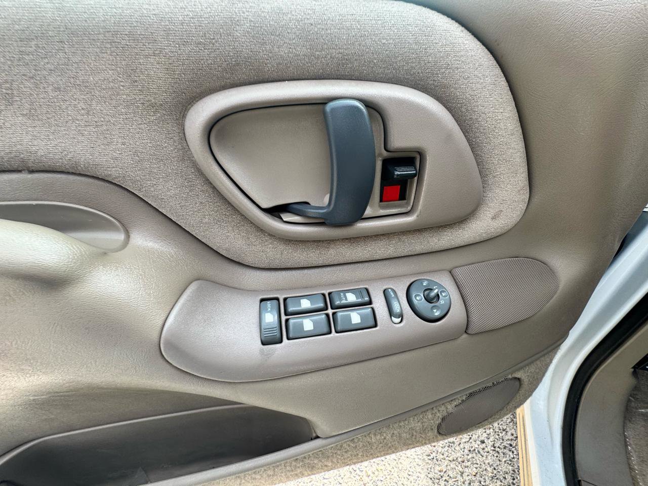 Used 1999 GMC Yukon 4WD 4-Door image 25