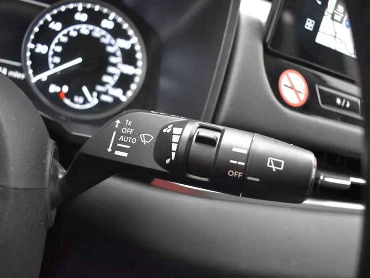 Used 2025 Mitsubishi Outlander SE image 24