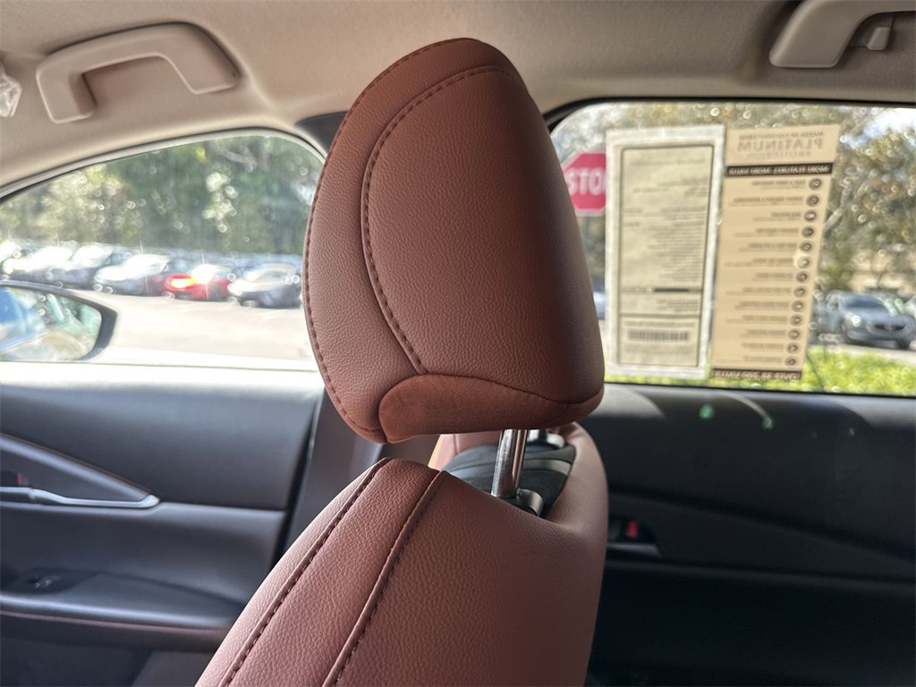 New 2024 MAZDA CX-30 Carbon image 17