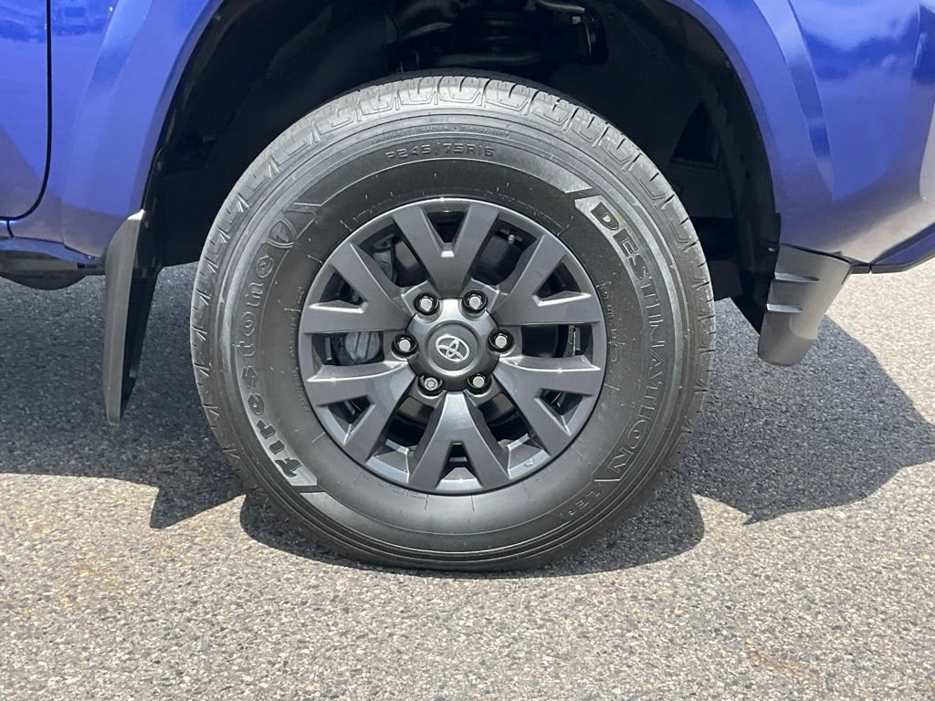 Used 2022 Toyota Tacoma SR5 AWD/4WD image 38