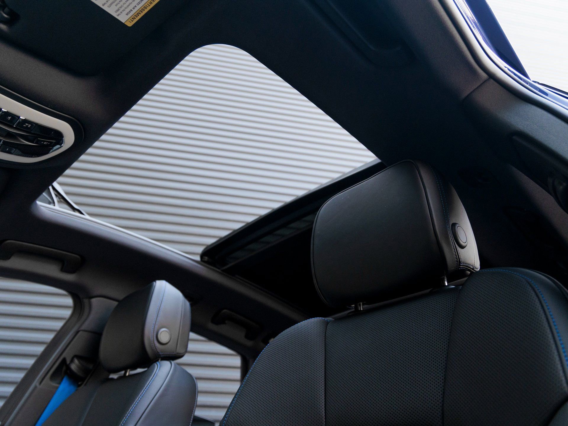 New 2025 Porsche Macan AWD/4WD image 14