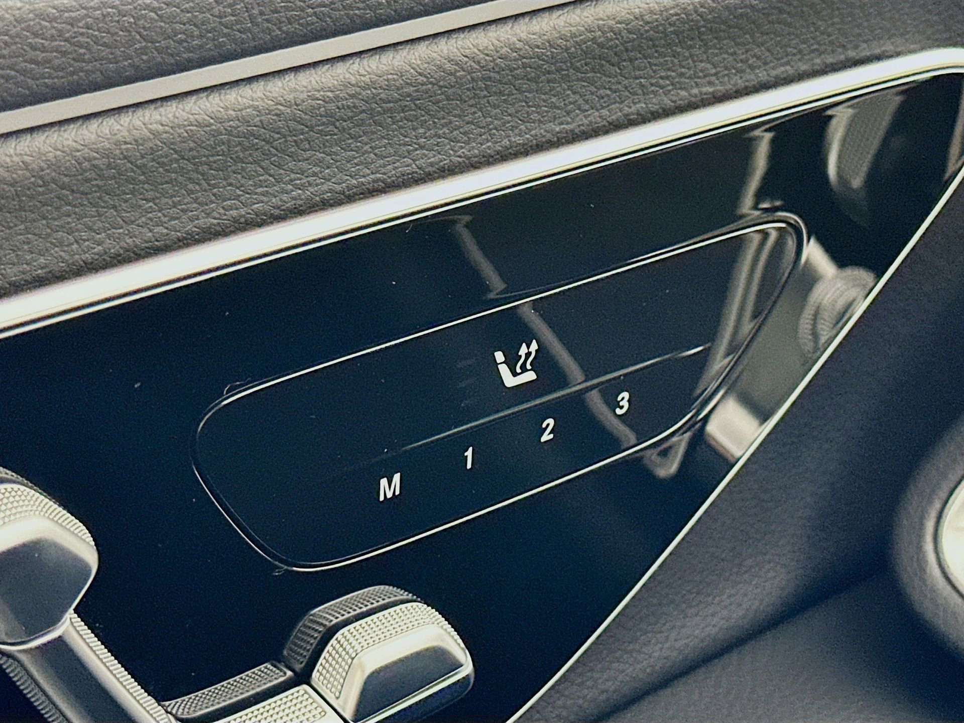 Used 2025 Mercedes-Benz E 350 Sedan image 21