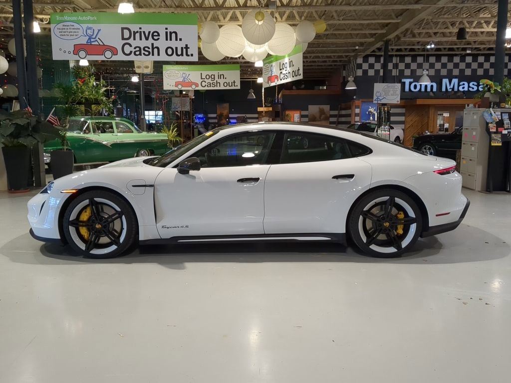 Used 2022 Porsche Taycan 4S image 11