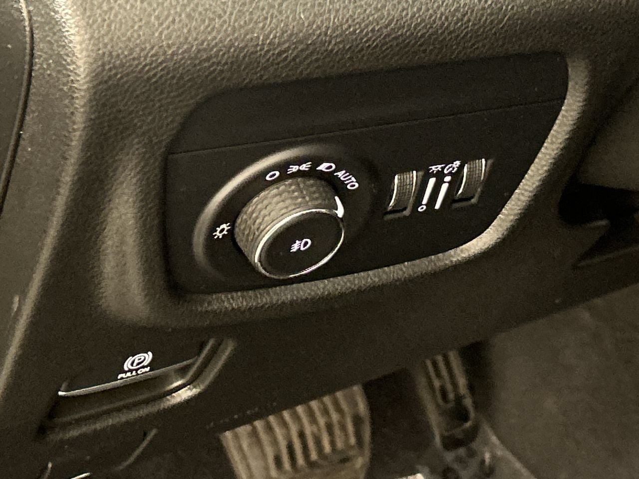 Used 2023 Jeep Grand Cherokee L Limited AWD/4WD image 12