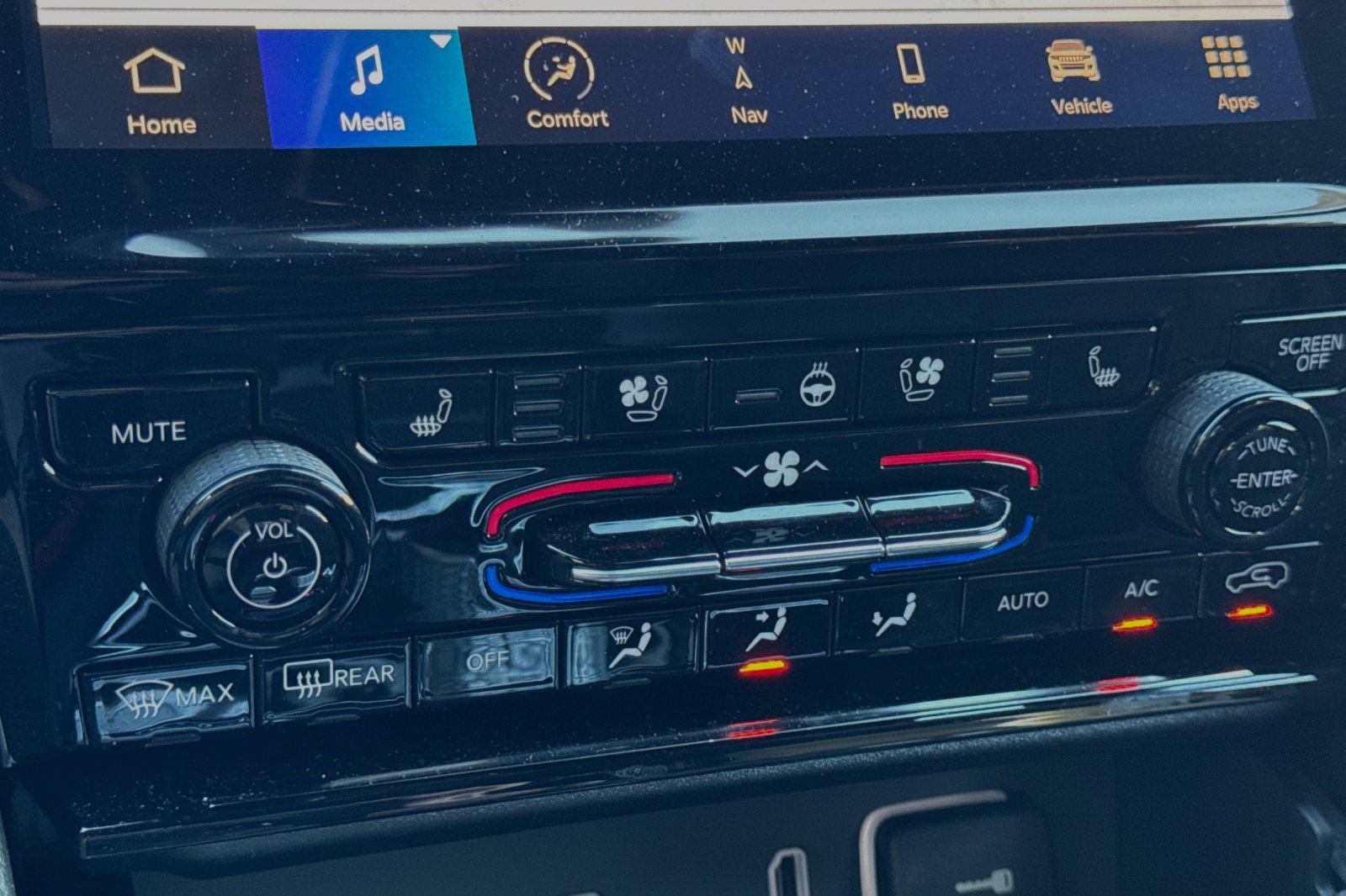 New 2023 Jeep Grand Cherokee Trailhawk w/ Advanced Protech Group II image 20