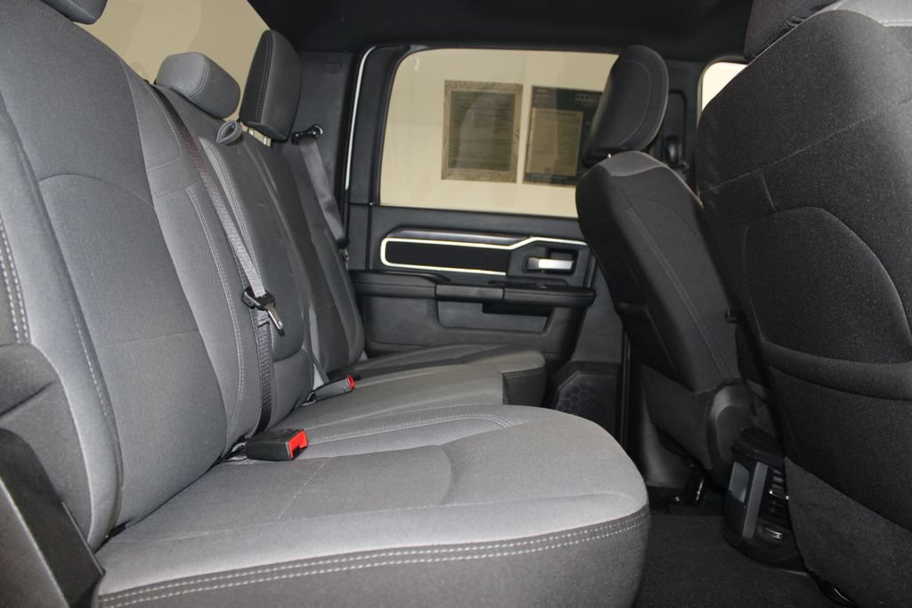 Used 2024 RAM 2500 Big Horn AWD/4WD image 32
