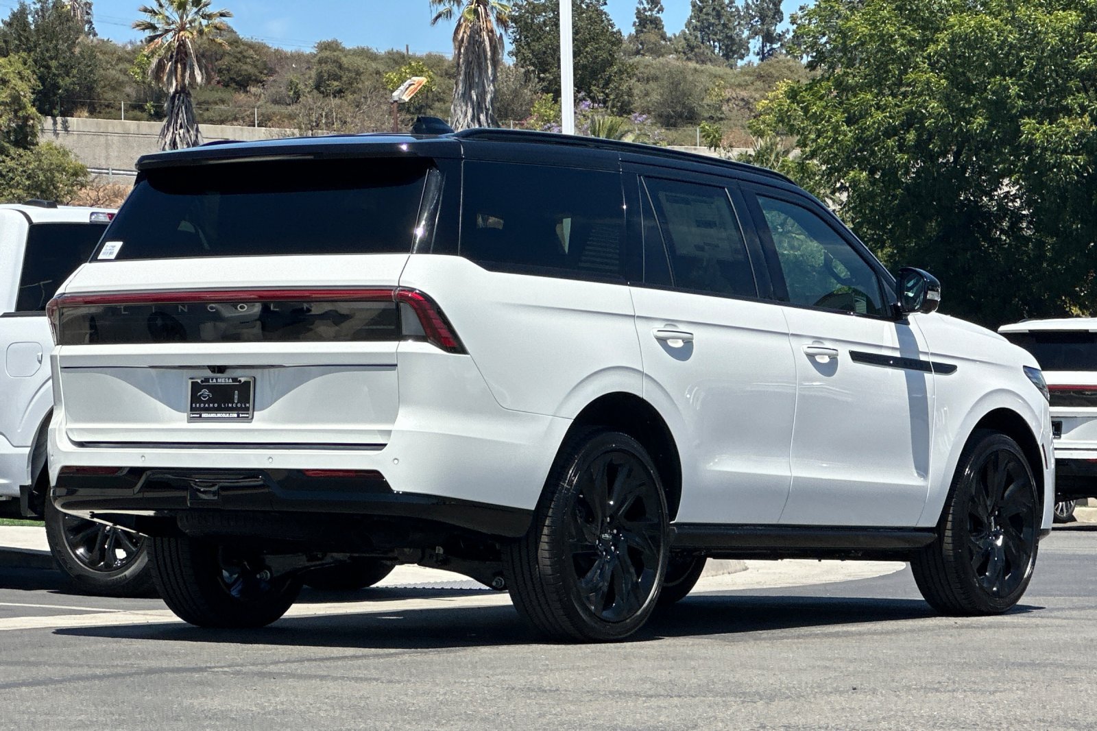 New 2026 Lincoln Navigator Black Label AWD/4WD image 3