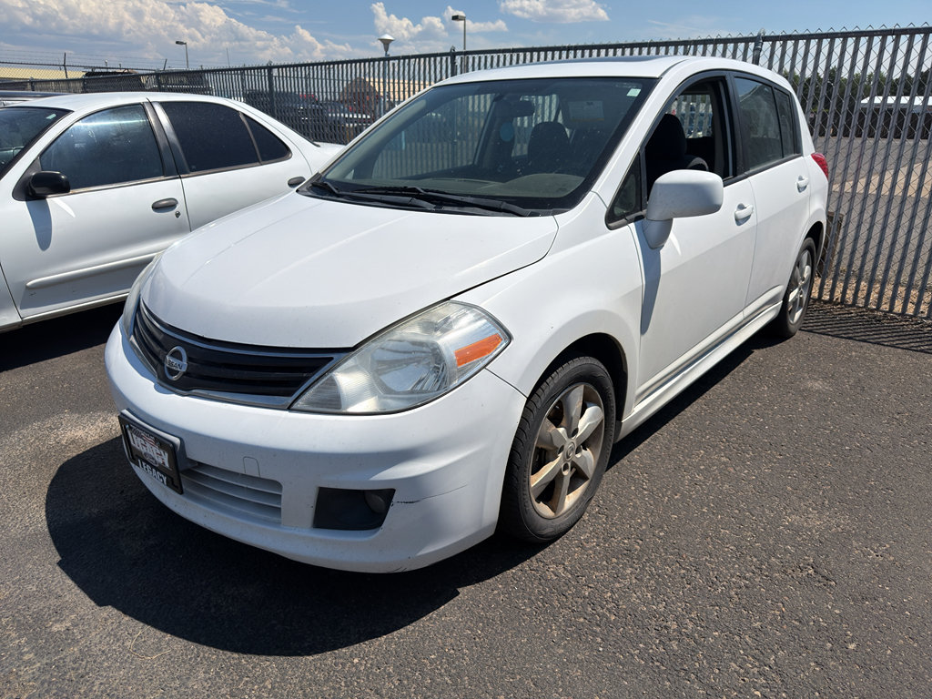 Used 2011 Nissan Versa Hatchback w/ Premium Pkg FWD image 1