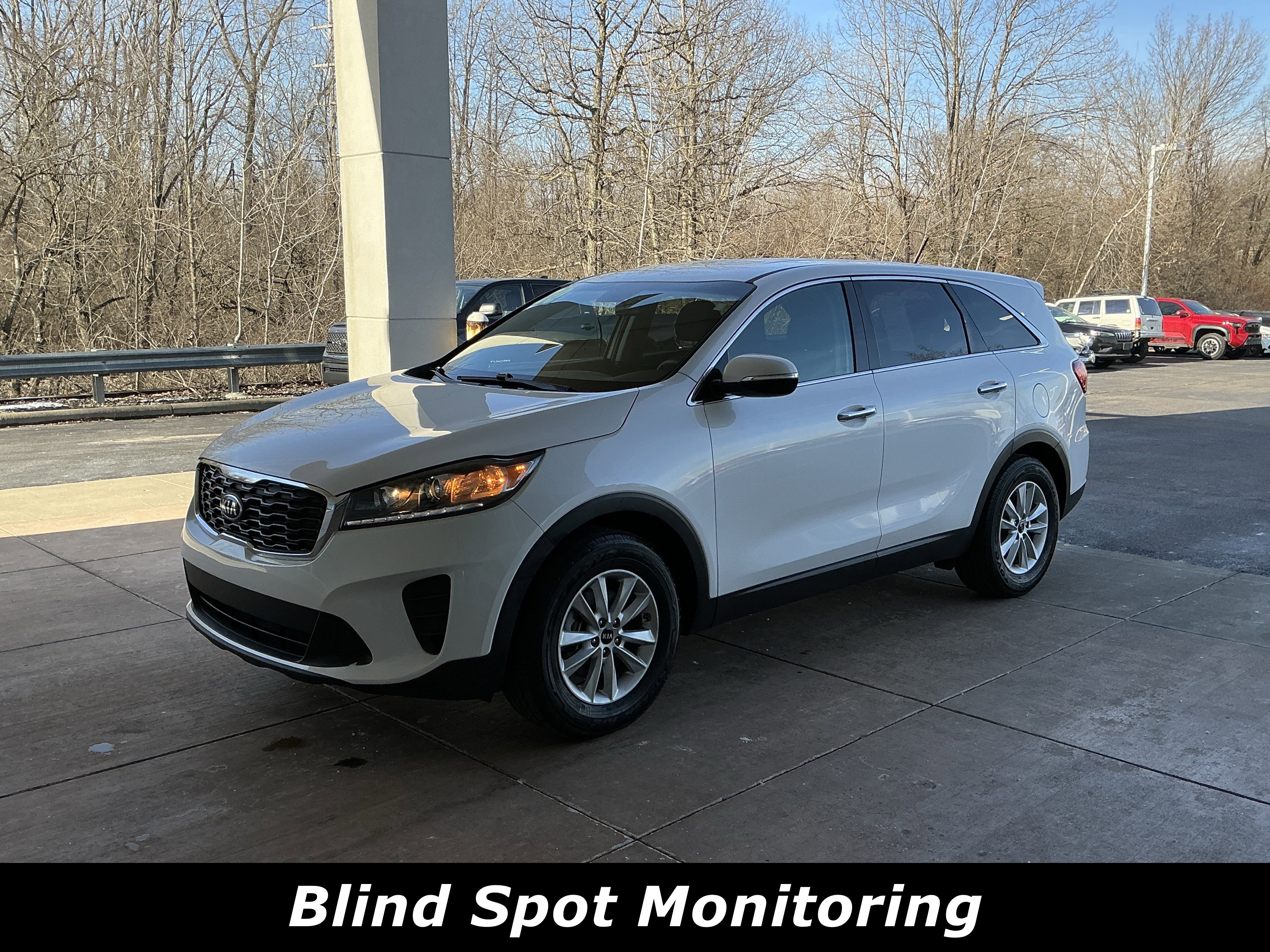 Used 2020 Kia Sorento LX image 3