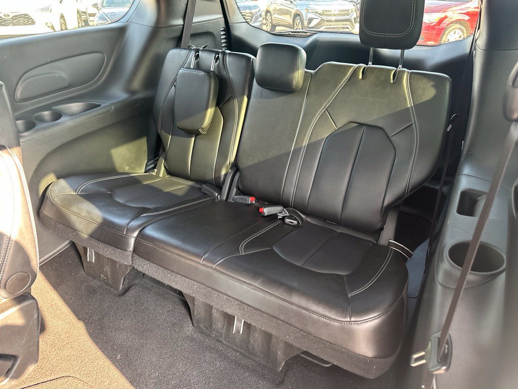Used 2025 Chrysler Pacifica Select FWD image 28