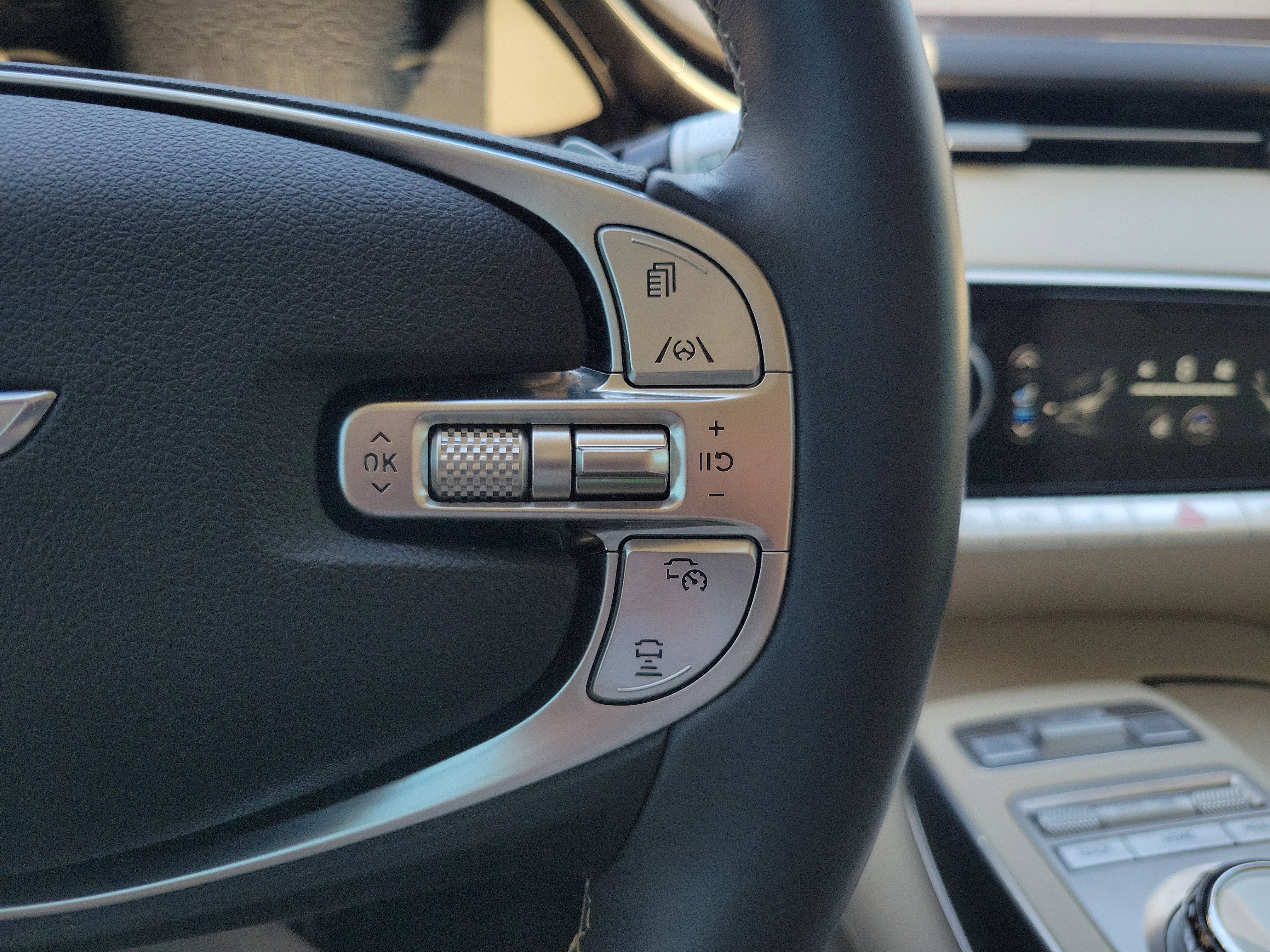 Used 2023 Genesis GV70 2.5T w/ Select Package AWD/4WD image 31