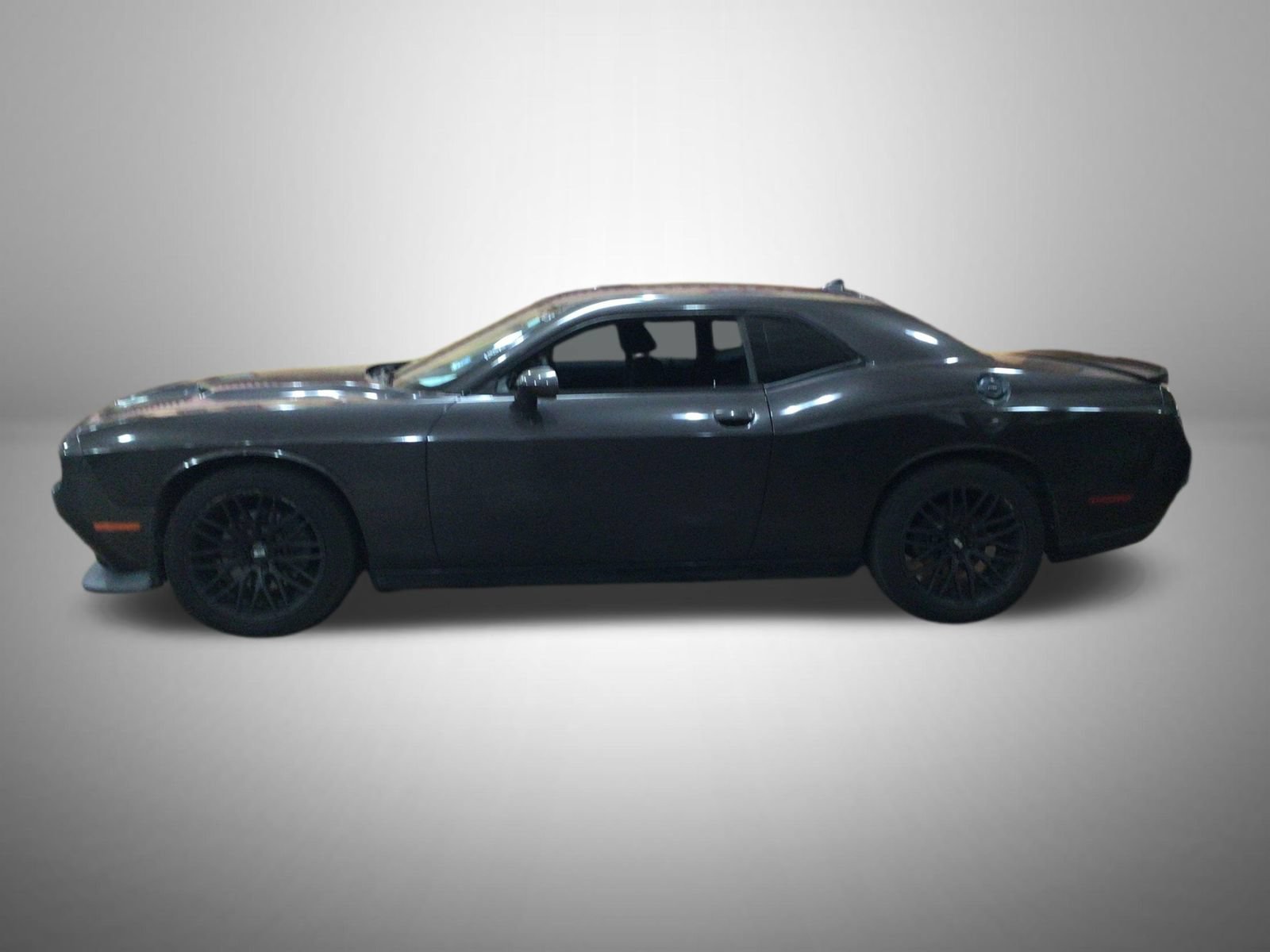 Used 2016 Dodge Challenger R/T w/ Blacktop Package RWD image 3