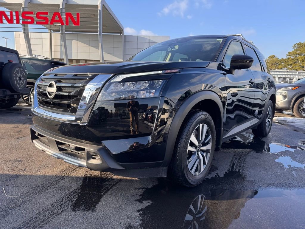 Used 2025 Nissan Pathfinder SL