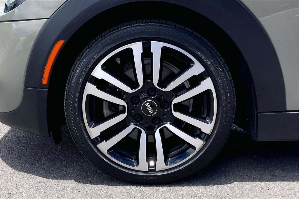 Used 2019 MINI Cooper S w/ Signature Upholstery Package FWD image 9