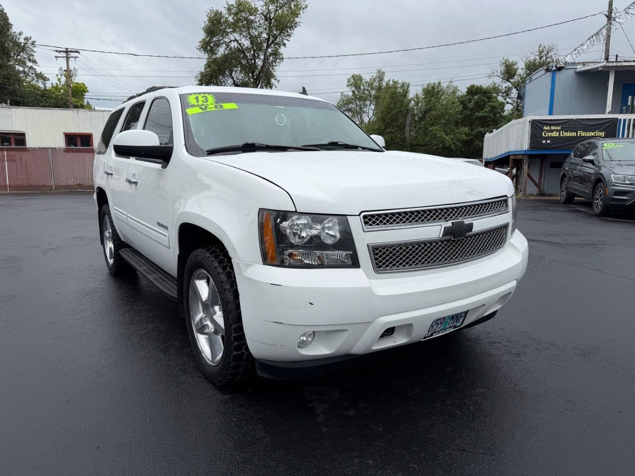 Used 2013 Chevrolet Tahoe LT w/ Luxury Package AWD/4WD image 2