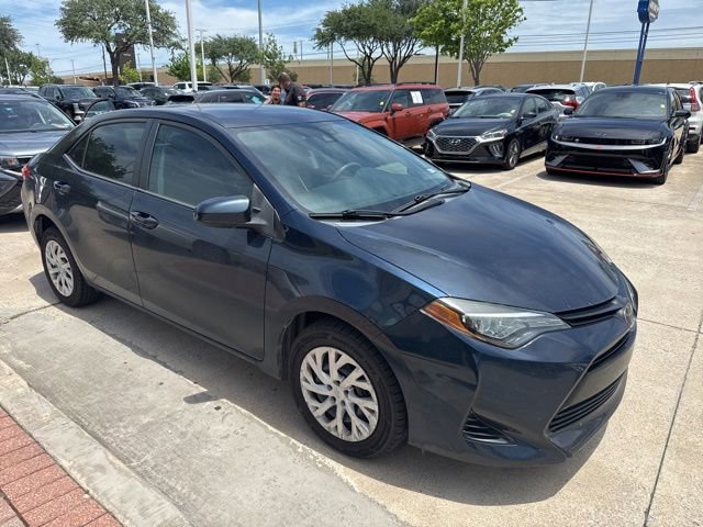 Used 2019 Toyota Corolla LE w/ Carpet Mat Package (TMS) FWD image 4