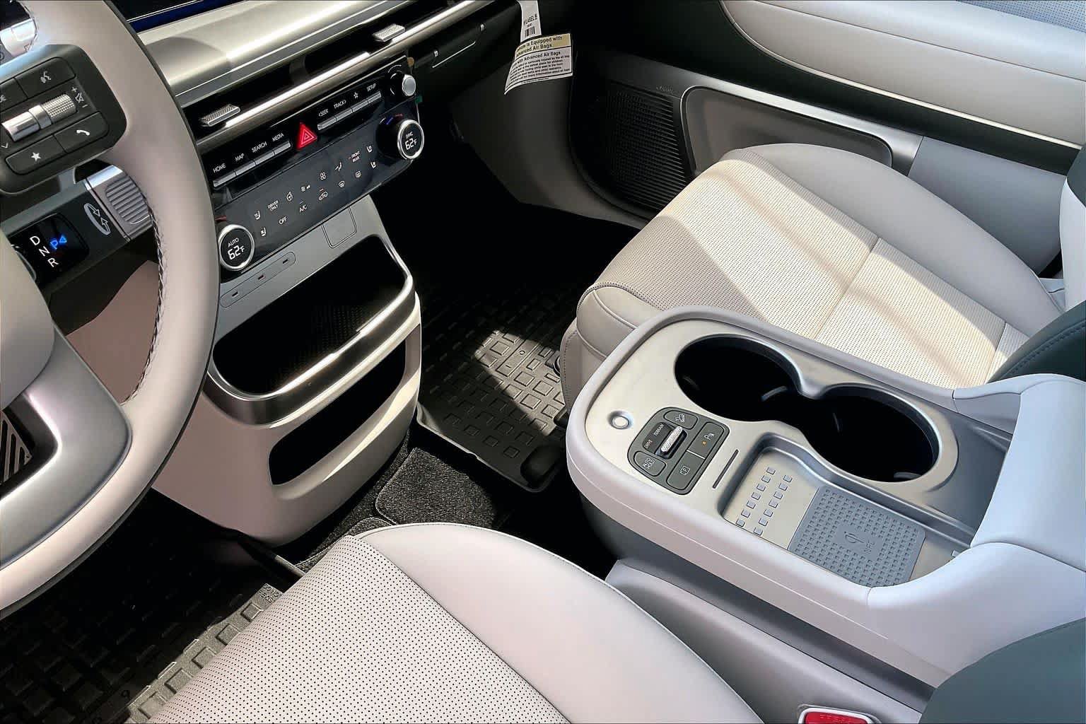 Certified 2026 Hyundai Ioniq 9 Calligraphy AWD/4WD image 16