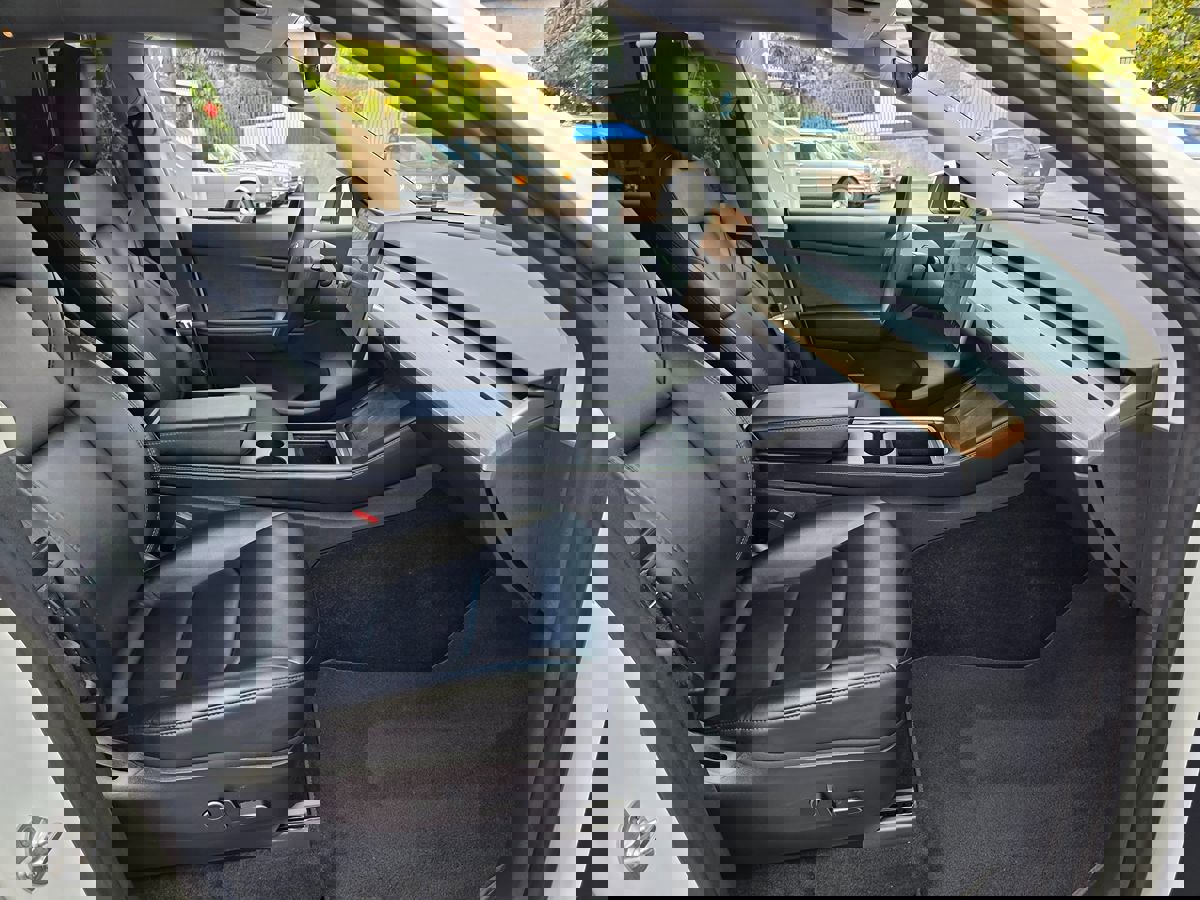 Used 2021 Tesla Model Y Long Range AWD/4WD image 14