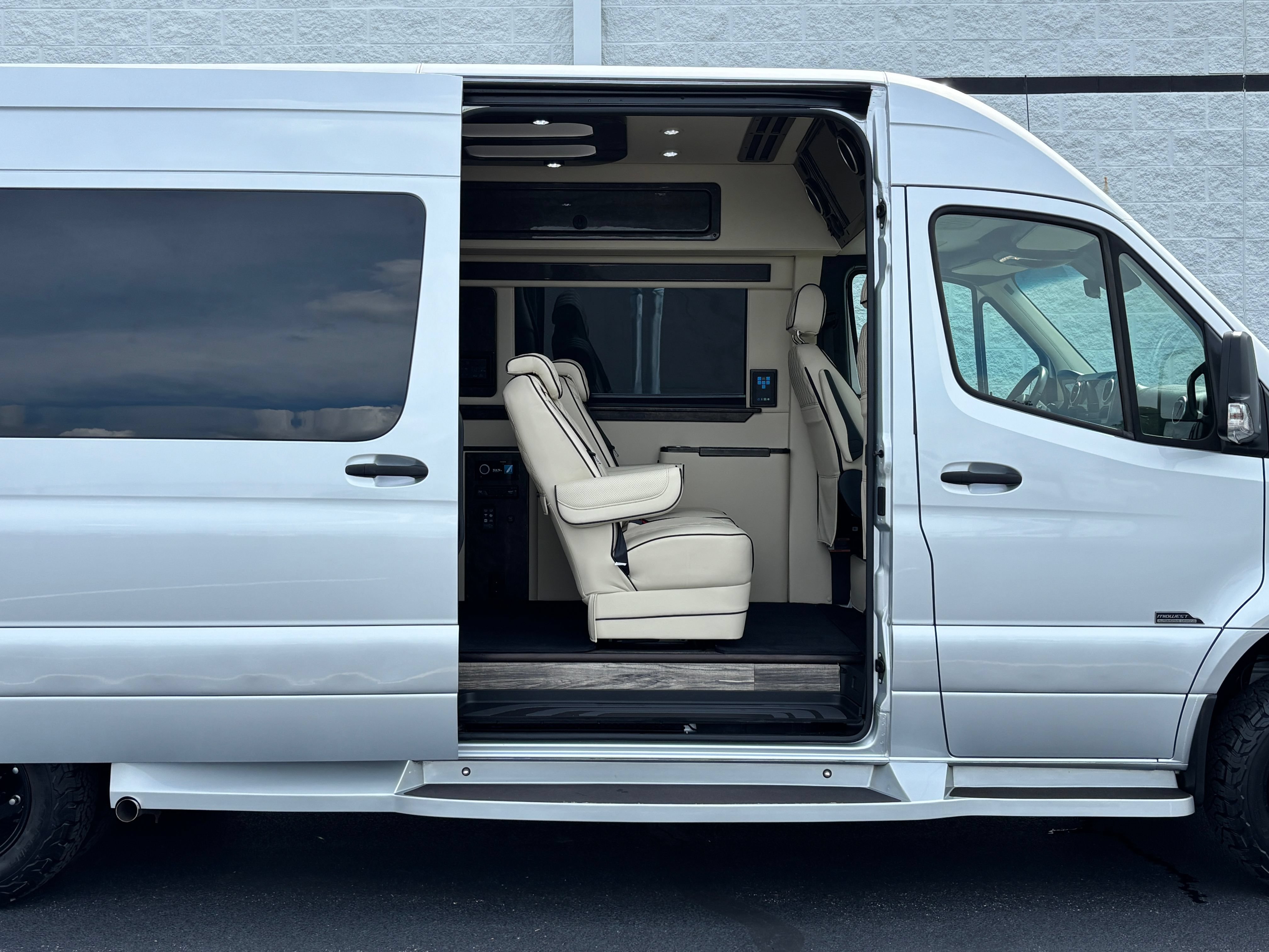 Used 2020 Mercedes-Benz Sprinter 3500 image 9
