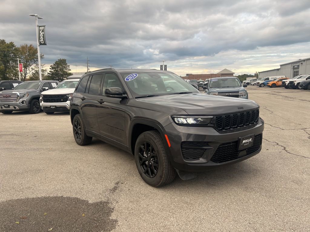 Used 2024 Jeep Grand Cherokee Altitude
