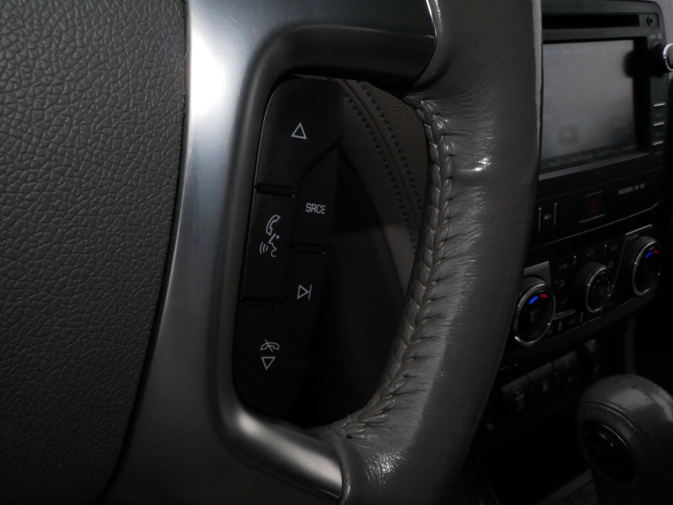 Used 2013 Chevrolet Traverse LTZ image 25