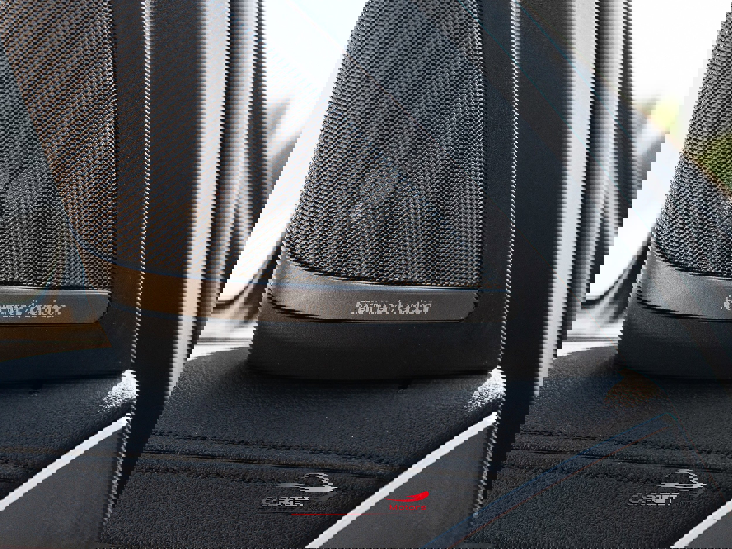 Used 2018 BMW 540i xDrive image 44