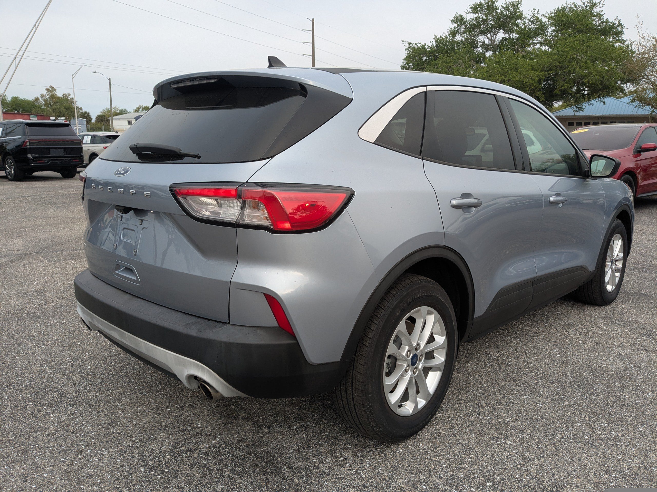 Used 2022 Ford Escape SE FWD image 4
