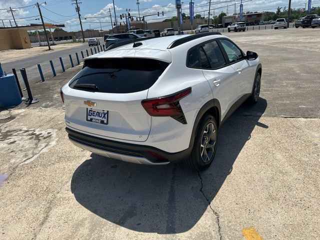 Used 2025 Chevrolet Trax LT w/ LT Convenience Package image 18