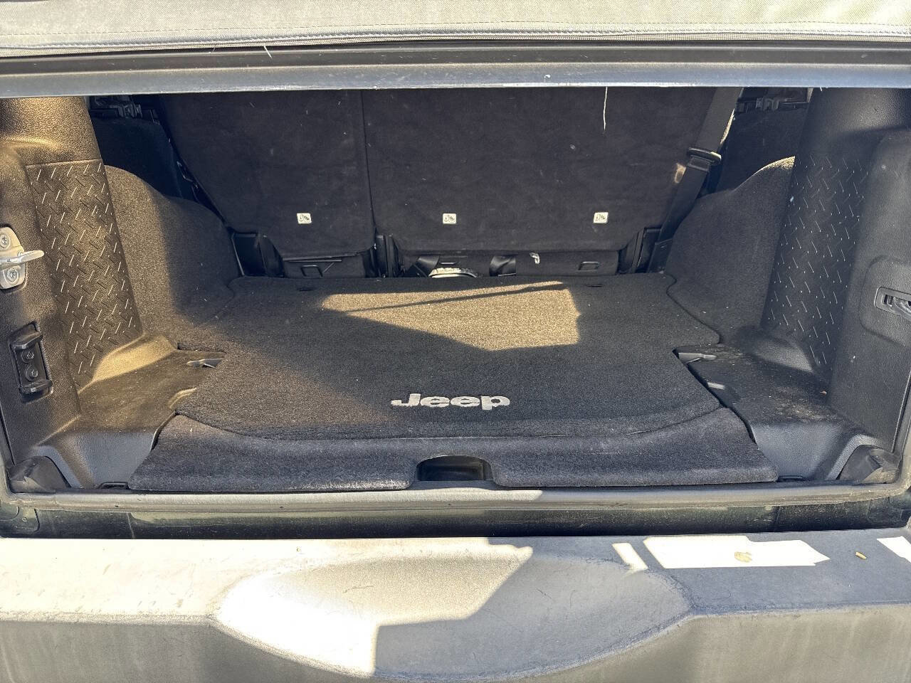 Used 2012 Jeep Wrangler Unlimited Sport w/ Connectivity Group image 15