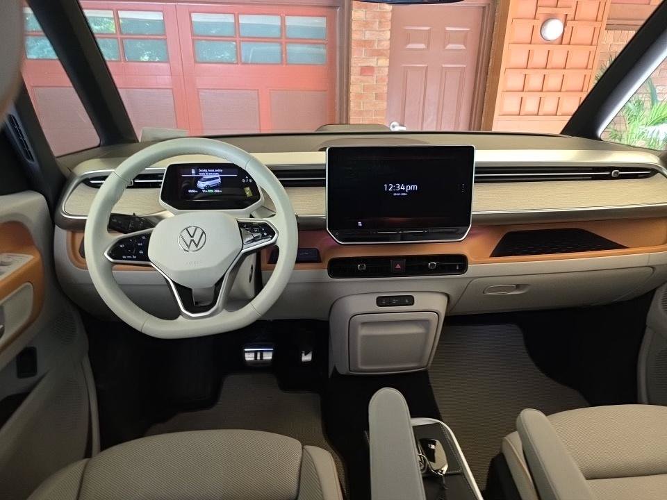 Used 2025 Volkswagen ID. Buzz 1st Edition AWD/4WD image 2