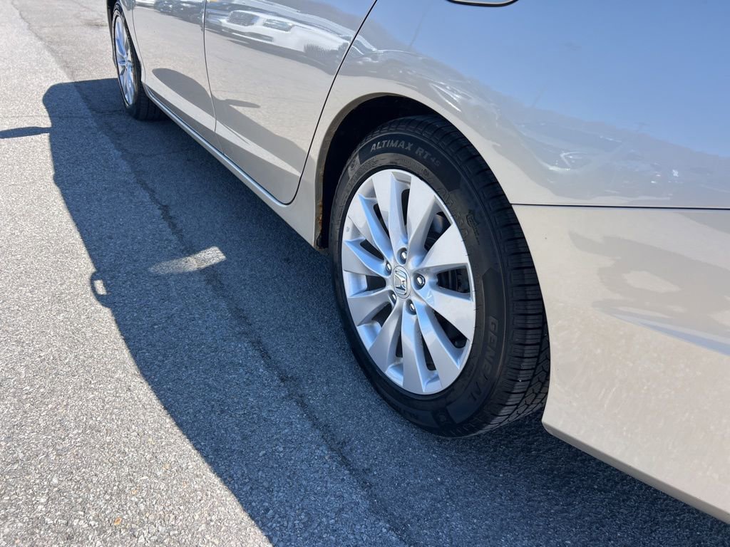 Used 2013 Honda Accord EX-L image 32