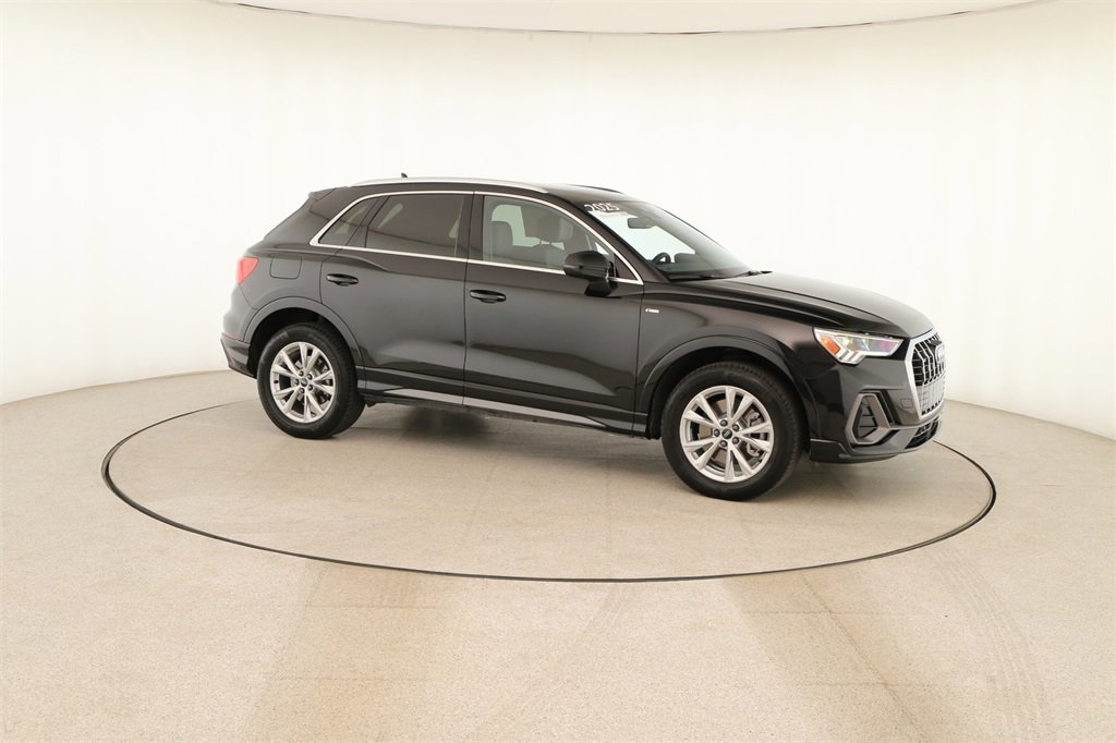 Certified 2025 Audi Q3 2.0T Premium Plus w/ Premium Plus Package image 9