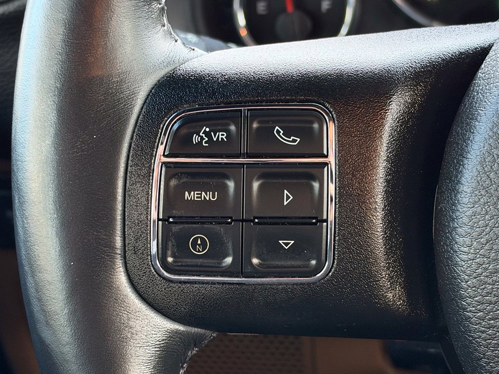 Used 2015 Jeep Wrangler Unlimited Rubicon w/ Connectivity Group AWD/4WD image 21