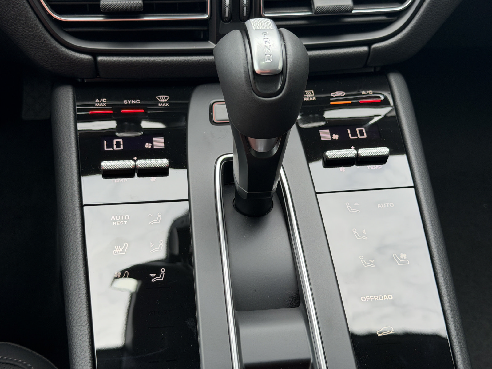 New 2026 Porsche Macan AWD/4WD image 29