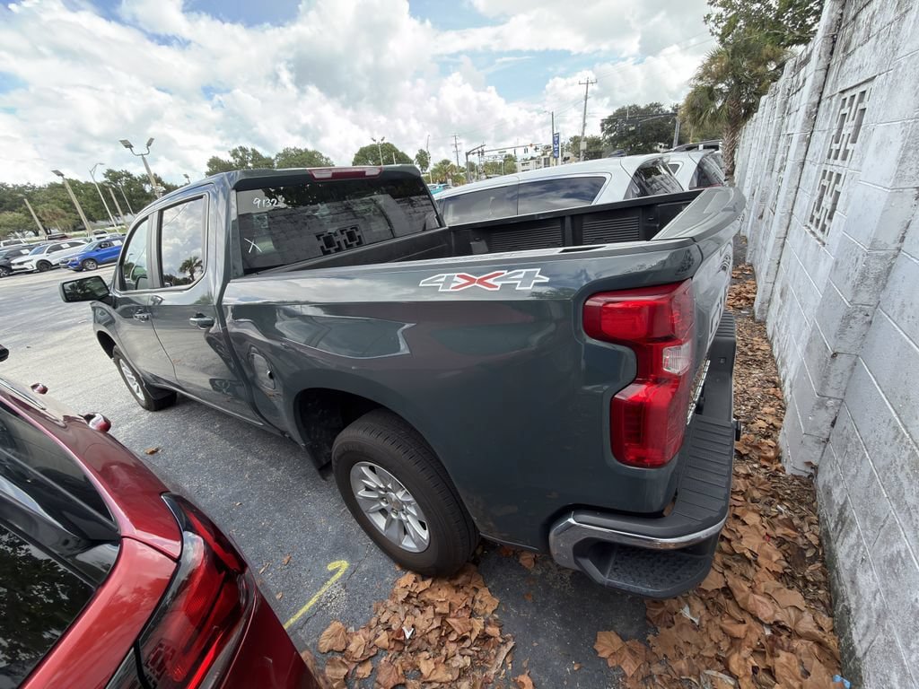 Used 2025 Chevrolet Silverado 1500 LT AWD/4WD image 5