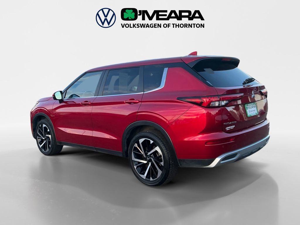 Used 2024 Mitsubishi Outlander SE Black Edition image 3