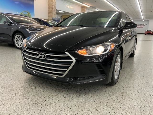 Used 2018 Hyundai Elantra SE FWD image 2