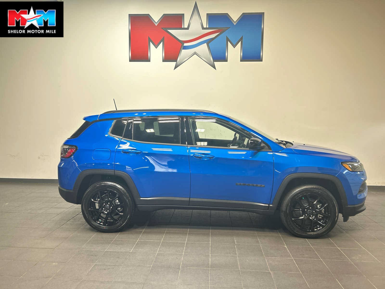New 2026 Jeep Compass Latitude AWD/4WD image 1