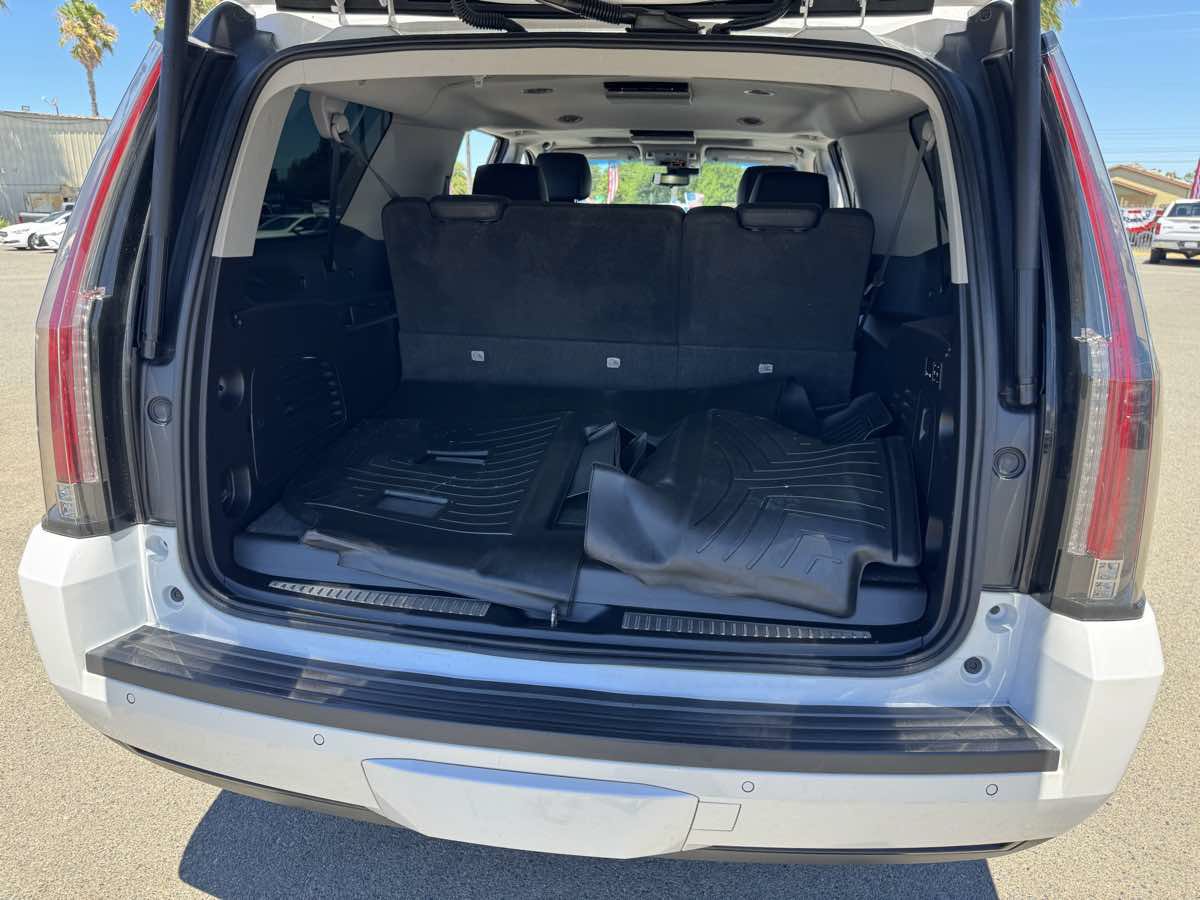 Used 2018 Cadillac Escalade ESV Premium Luxury AWD/4WD image 21