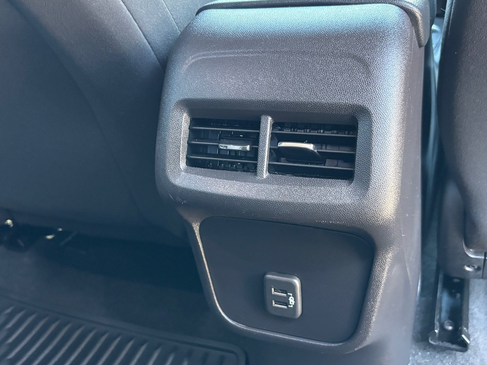 Used 2024 Chevrolet Equinox LS w/ Midnight Edition FWD image 29