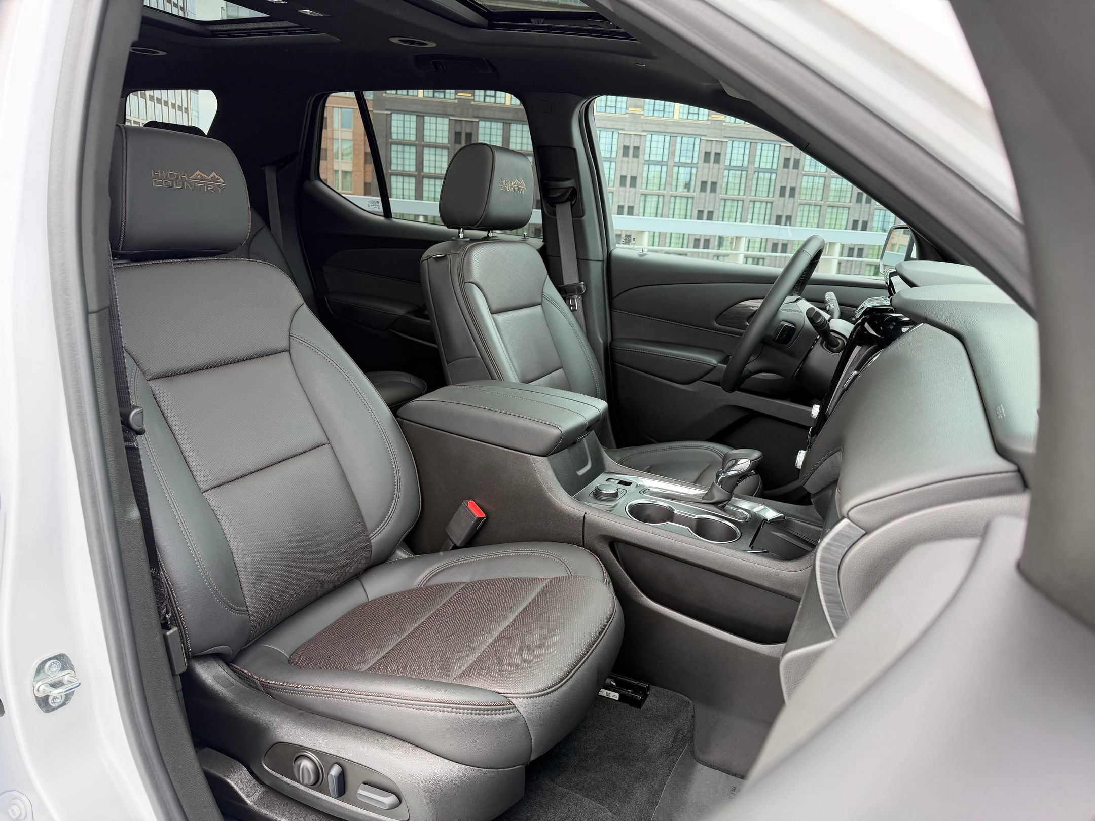 Used 2023 Chevrolet Traverse High Country AWD/4WD image 23