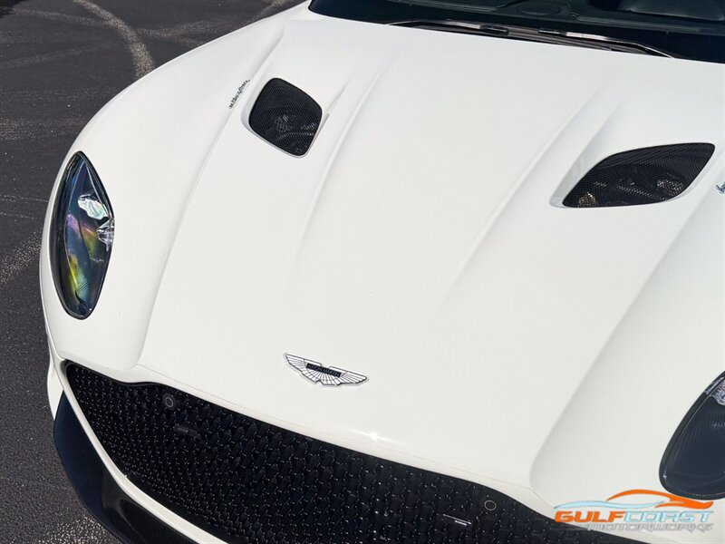 Used 2019 Aston Martin DBS Superleggera RWD image 5