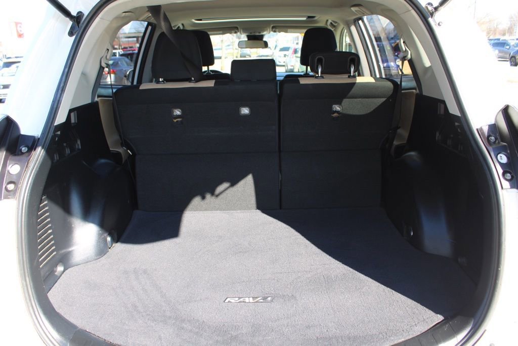 Used 2018 Toyota RAV4 XLE w/ Plus Extra Value Package image 11