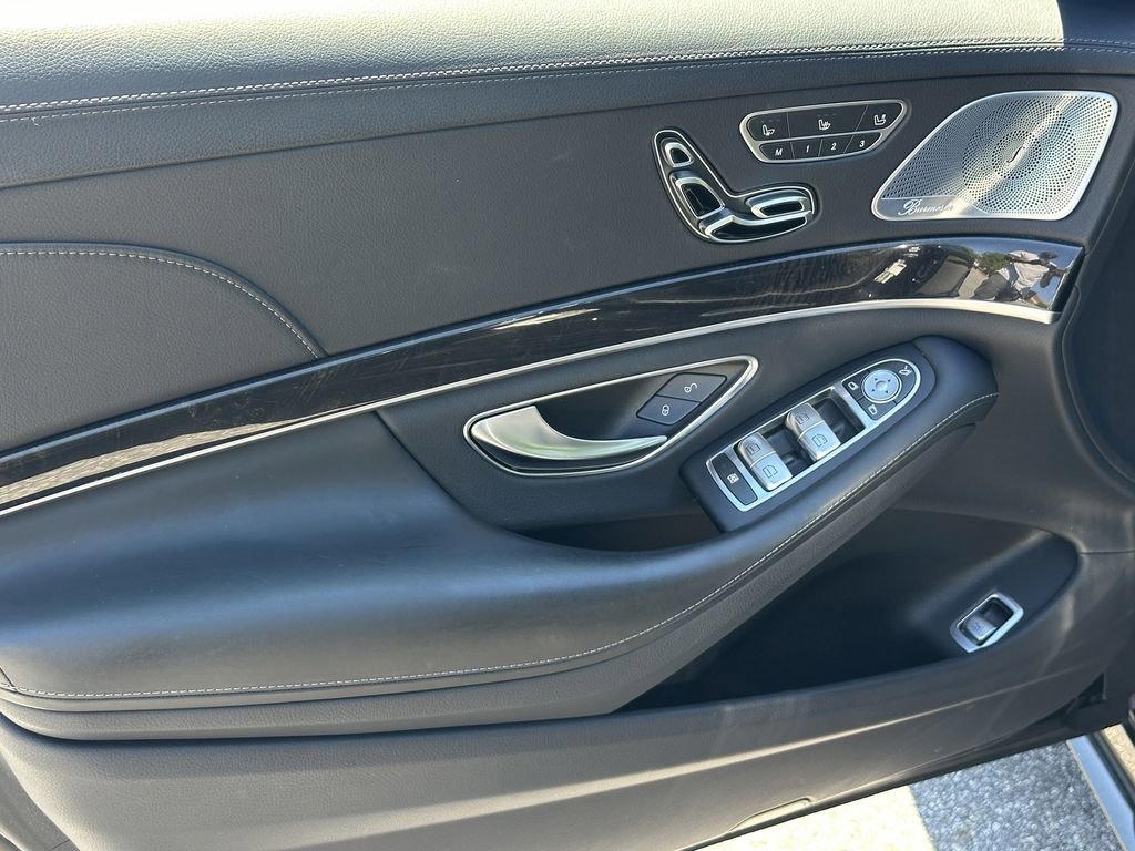 Used 2019 Mercedes-Benz S 560 Sedan image 11