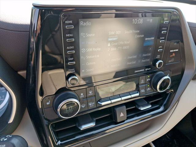 Used 2022 Toyota Highlander XLE AWD/4WD image 14